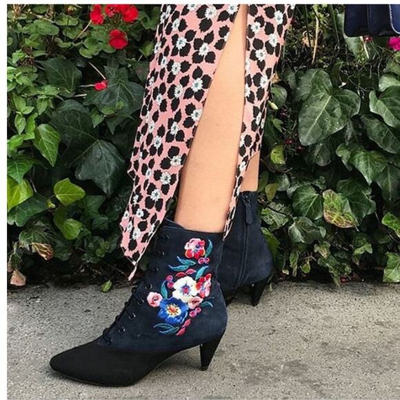 Tory Burch Cassidy Suede Lace Up Embroidered Black Floral Boot Booties Size 8 - Picture 1 of 11
